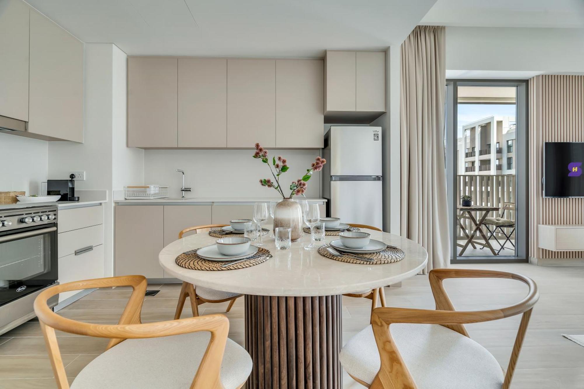 Apartment 1-bed At Creek With Pool, Gym And Balcony Dubai