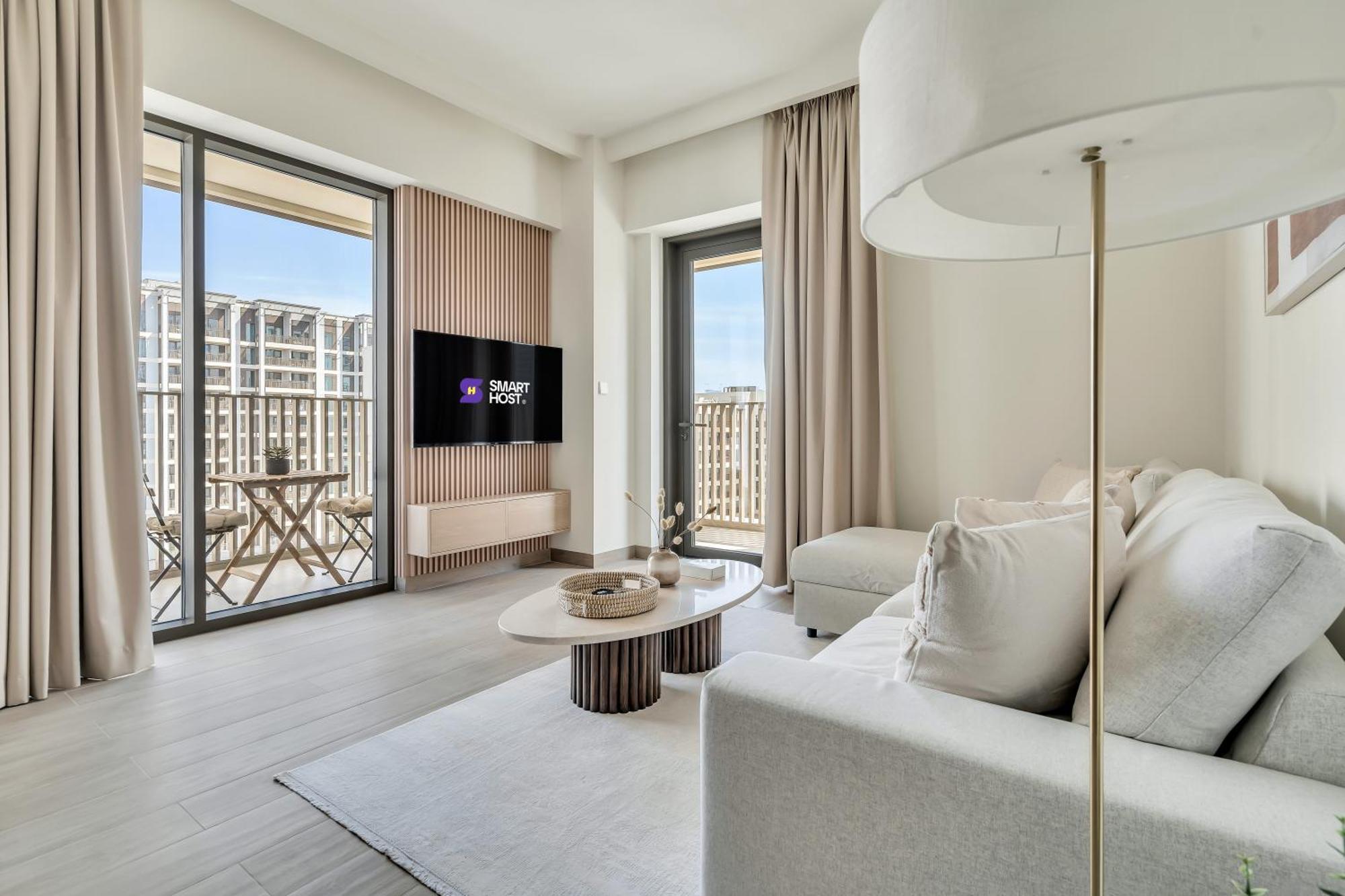 1-bed At Creek With Pool, Gym And Balcony Apartment