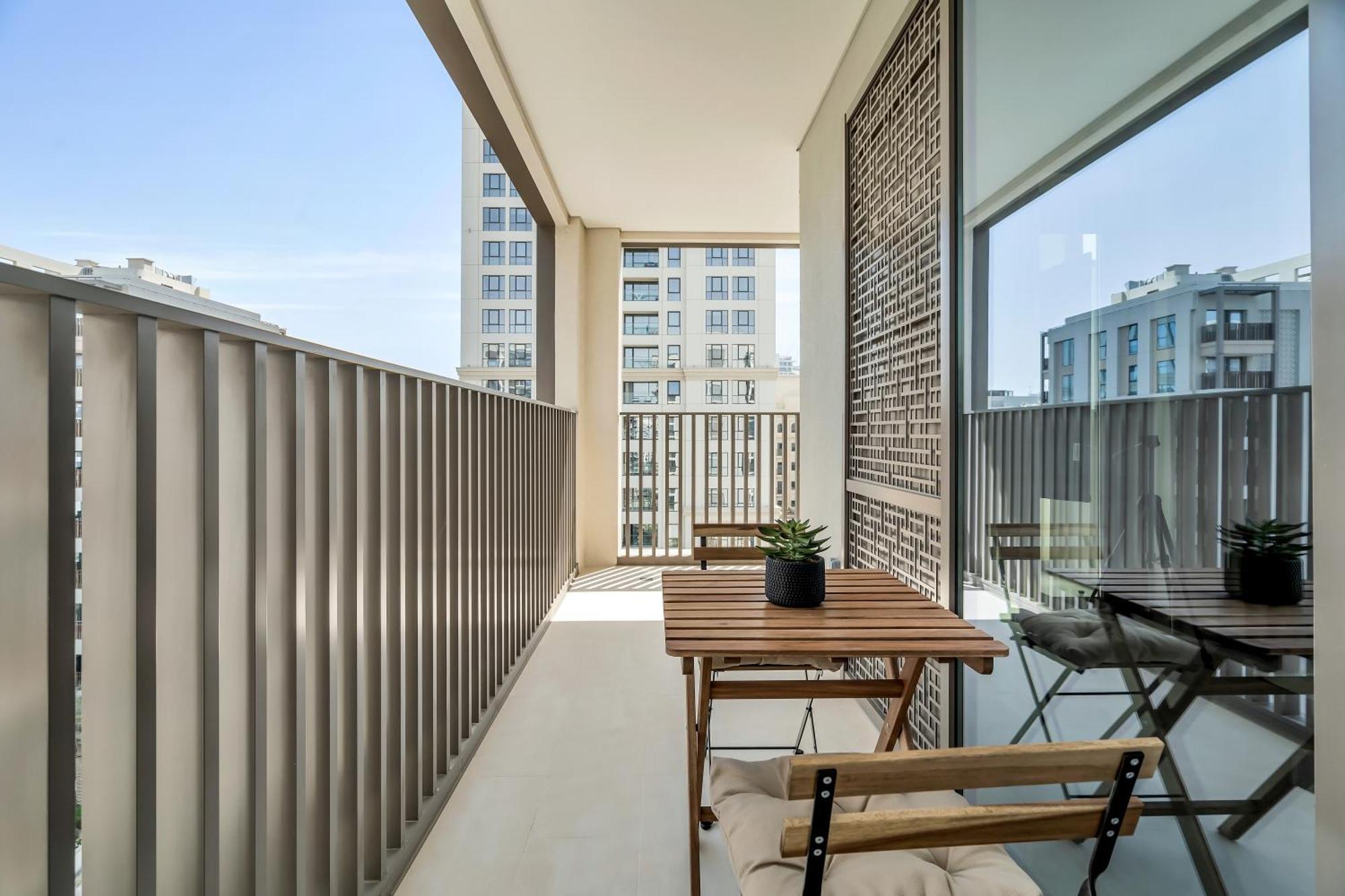 Apartment 1-bed At Creek With Pool, Gym And Balcony Dubai